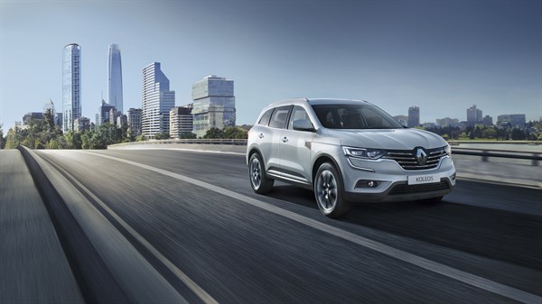 Renault KOLEOS on Road
